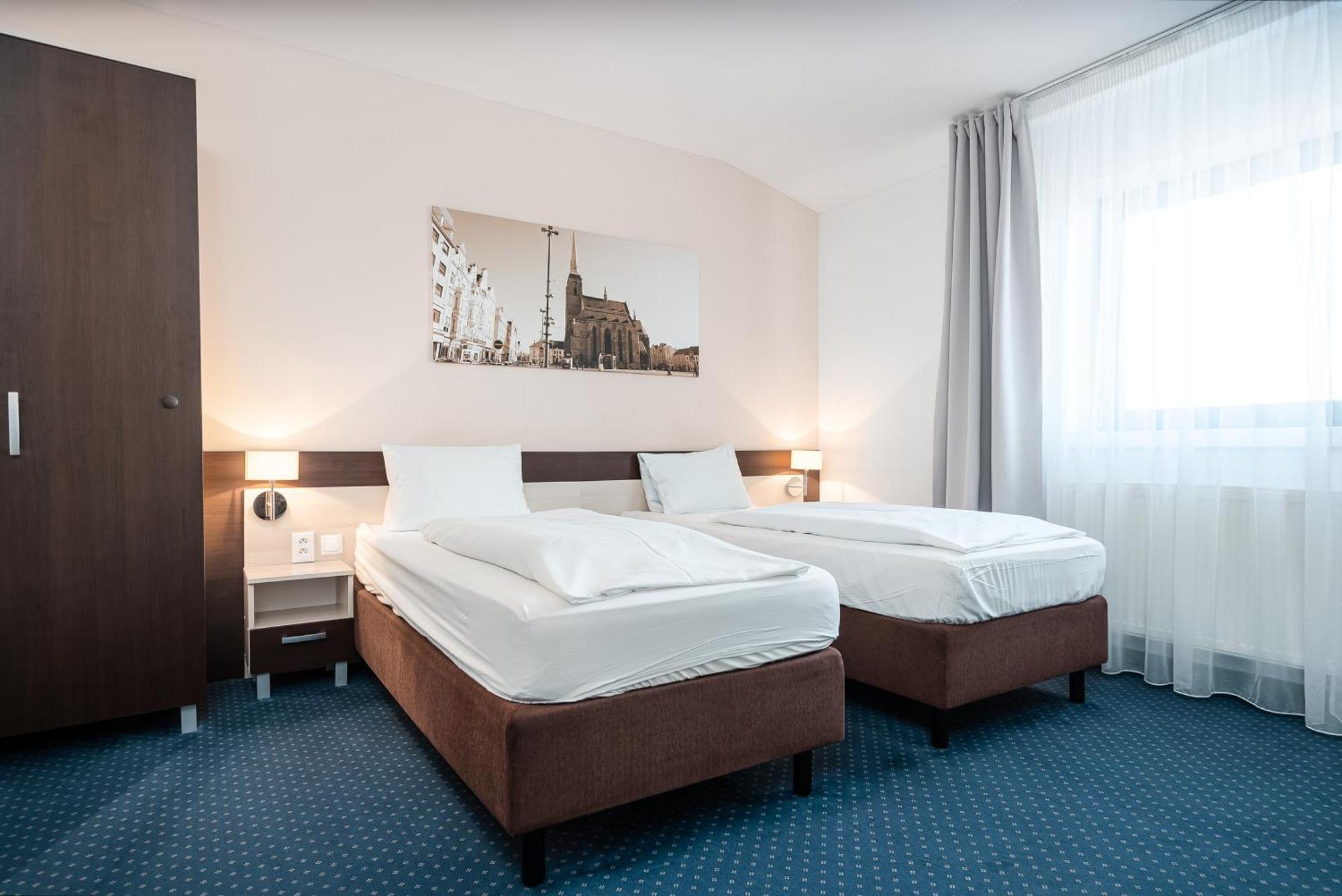 เวลล์เนสส์ เพนซิออน ยู ไจแจนตู Hotel เปิลเซน ภายนอก รูปภาพ