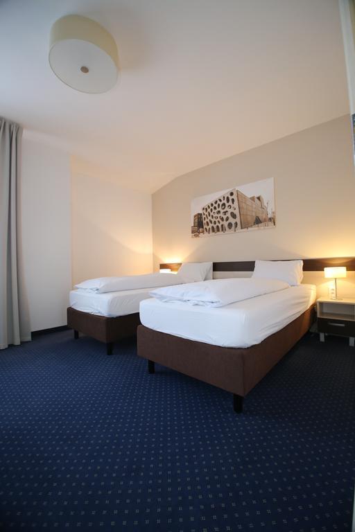 เวลล์เนสส์ เพนซิออน ยู ไจแจนตู Hotel เปิลเซน ภายนอก รูปภาพ